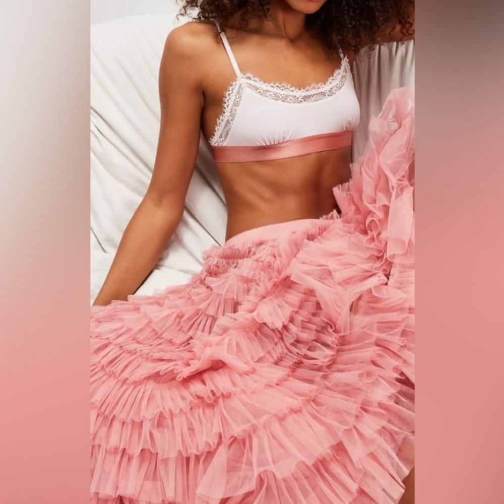 🌷FREE PEOPLE IN TIME SCOOP BRALETTE SIZE M